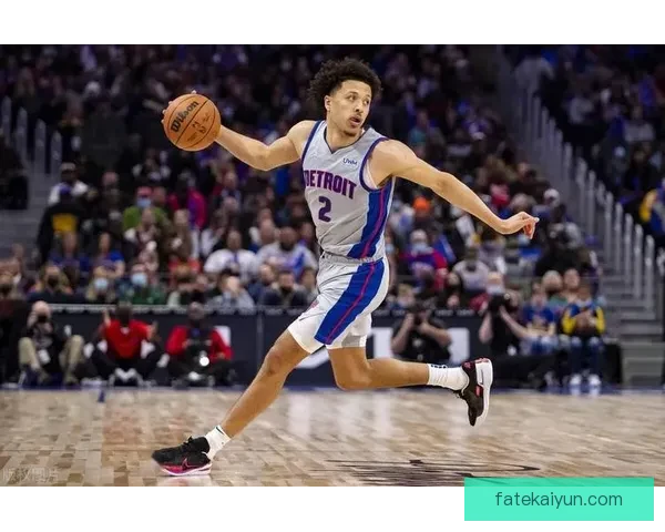 阿什利·扬技术全面性持续提升，攻防表现稳健